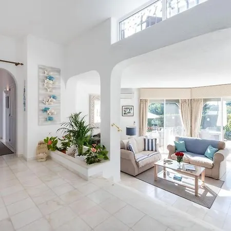 Vale Do Garrao Sleeps 8 Pool Air Con Wifi