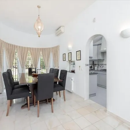 Villa Vale Do Garrao Sleeps 8 Pool Air Con Wifi