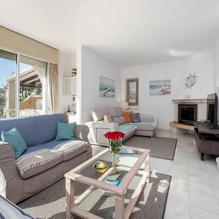 فيلة Vale Do Garrao Sleeps 8 Pool Air Con Wifi فالي دو لوبو