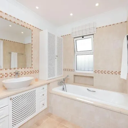 Vale Do Garrao Sleeps 8 Pool Air Con Wifi فيلة