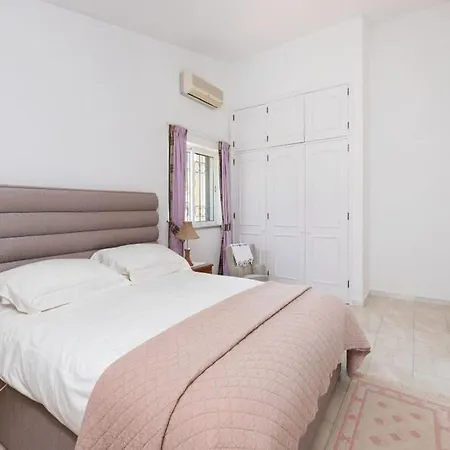 Vale Do Garrao Sleeps 8 Pool Air Con Wifi Villa Vale do Lobo